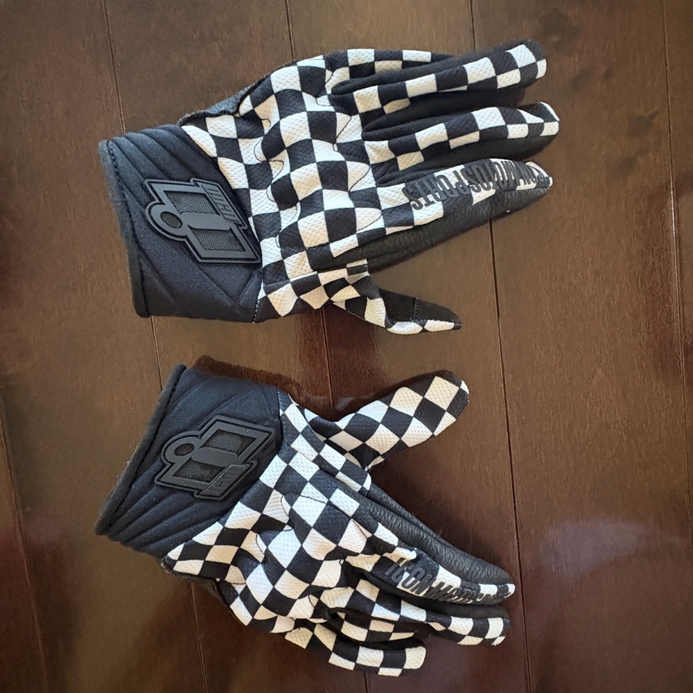 Icon motorcycle gloves medium